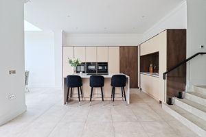 Kitchen- click for photo gallery